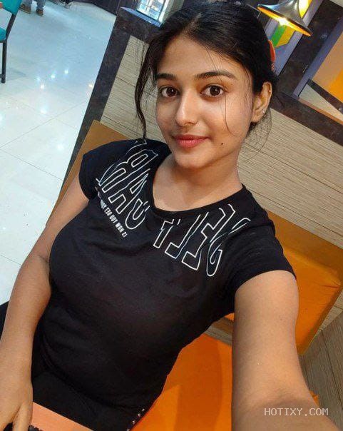 Gwalior Call Girl Mona provides the ultimate experience with doorstep delivery.