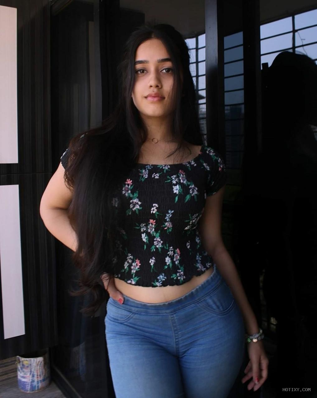 Sexy Bhabhi Call Girls Waiting For You At Home